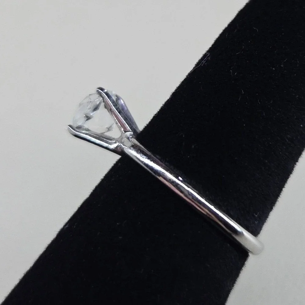 Silver Tone Round Cut Clear Stone Solitaire Ring Size 7.5 Four Prong Minimalist